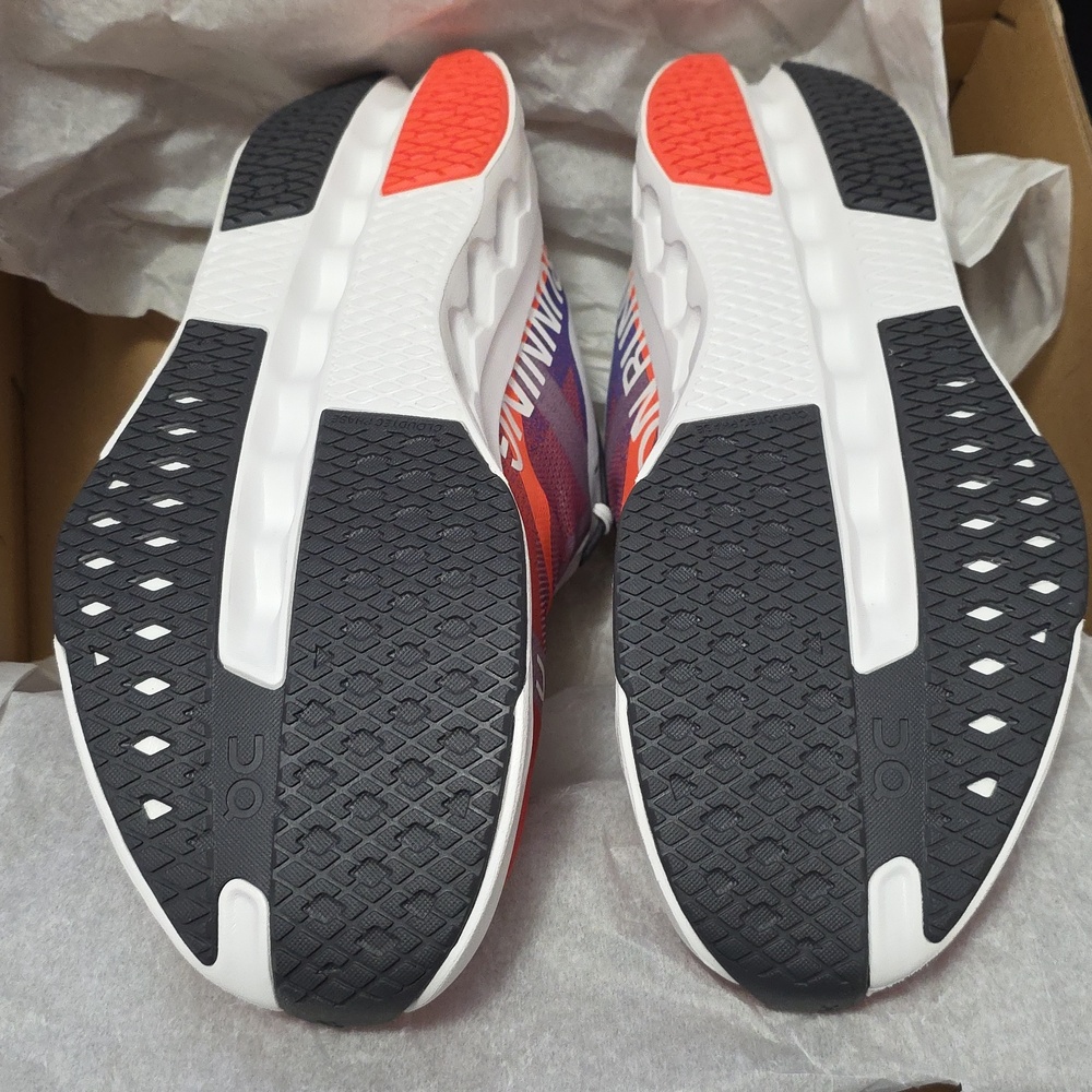 On Running Cloudsurfer Next Running Shoes - Picture 3 of 4